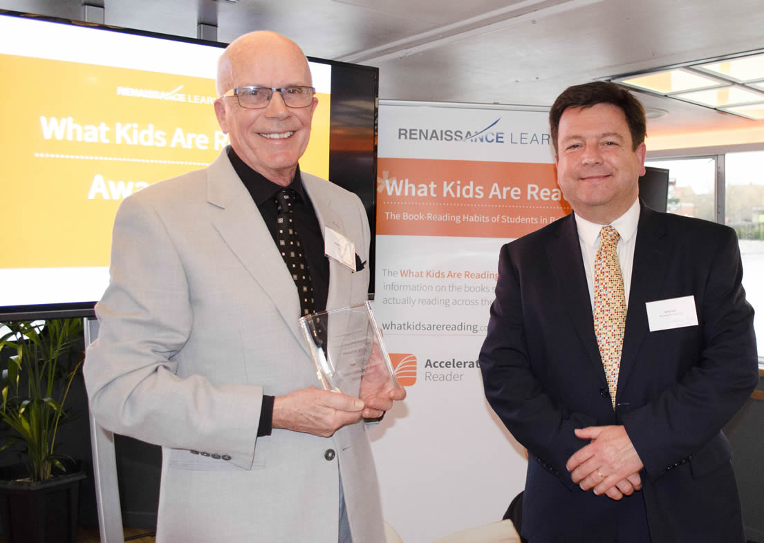 Photo of Roderick Hunt receiving the Outstanding Contribution award at What Kids Are Reading Awards